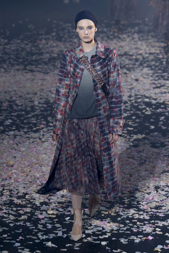 时尚秀场_巴黎时装周_Dior 2019春夏_上海女装设计公司_女装贴牌